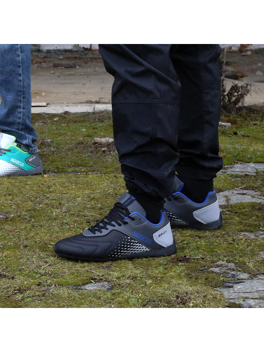 Weiße schwarze Sparco Sneakers getragen