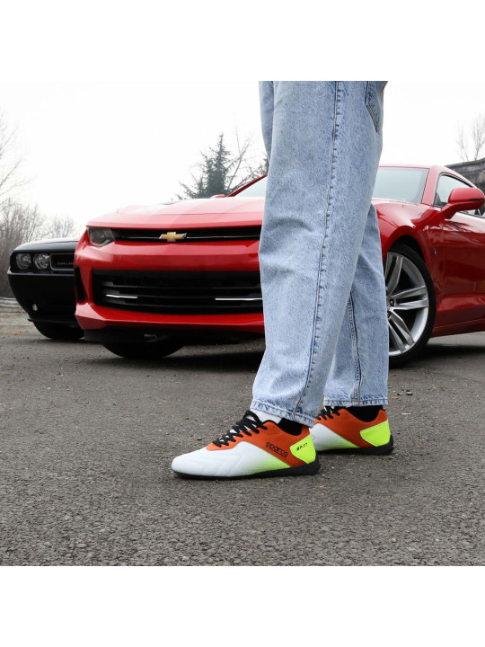 Weiße Sparco Rennschuhe mit Akzenten