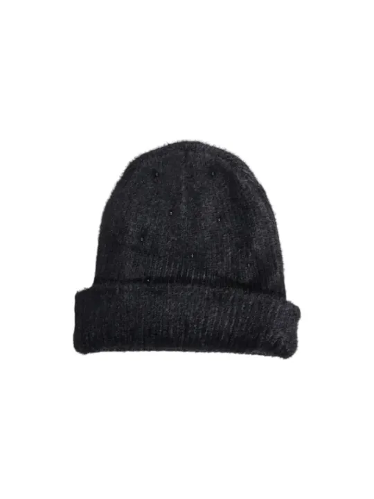 Schwarze Strickmütze mit weißem Fleck