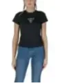 Guess Jeans und T-Shirt