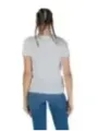 Guess Jeans und weißes T-Shirt