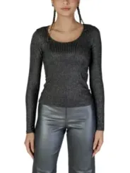 Metallischer Strickpullover mit Rundhalsausschnitt