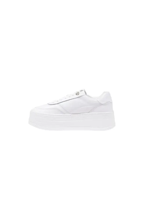 Weiße Tommy Hilfiger Sneaker Detailaufnahme