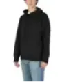 Schwarzer Kapuzenpullover lässiger Stil