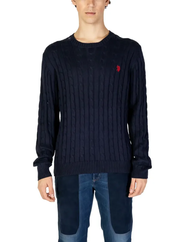 Mann trägt U.S. Polo Assn. Pullover