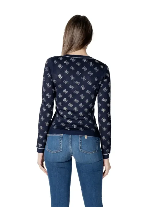 Guess Jeans und Kreuz-Shirt