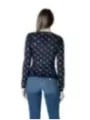 Guess Jeans und Kreuz-Shirt