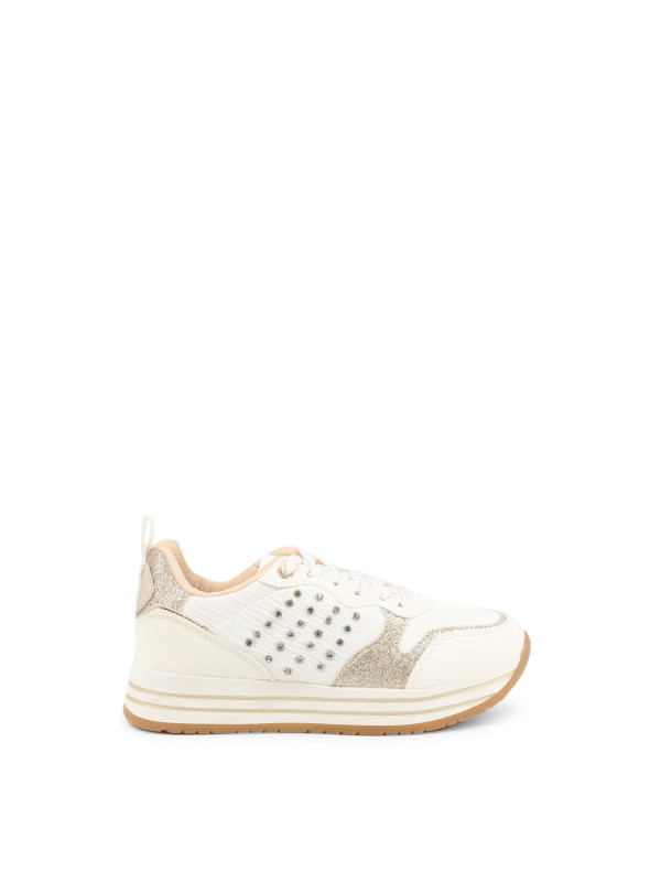 Weiße Sneaker mit dicker Sohle Weiße Sneaker mit dicker Sohle
