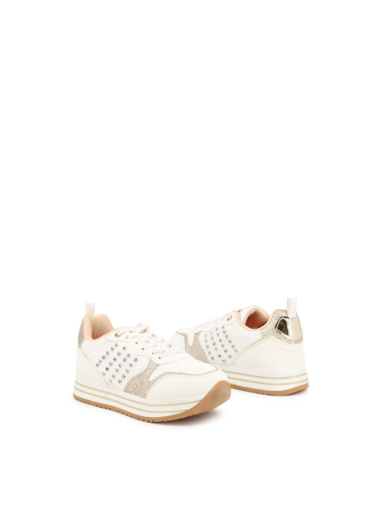 Weiße Sneaker mit Gummisohle