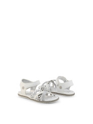 Weiße Kindersandalen mit Silberakzenten