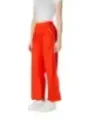 Rote Cropped-Hosen mit Streifen