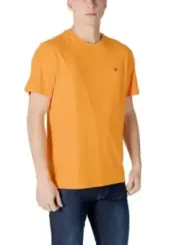 Napapijri orange T-Shirt Modell Pose