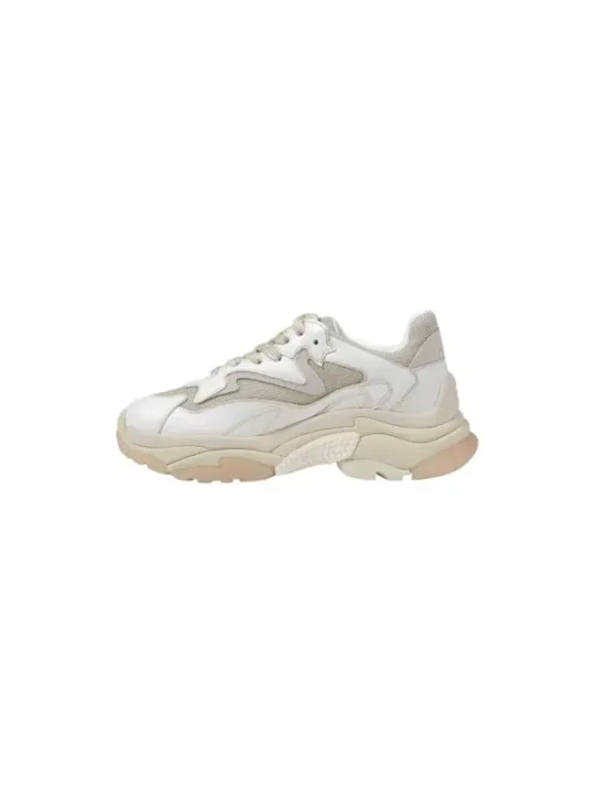 Weiße Sneaker mit dicker Sohle