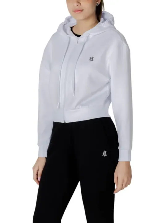Weiße Crop-Hoodie schwarze Jogginghose