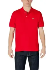 Rotes Lacoste Polohemd mit Jeans