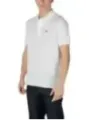 Weißes Lacoste Polohemd mit Jeans