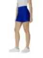 Royalblaue Desigual-Shorts mit Textur