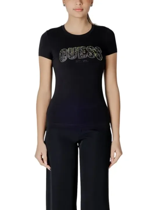 Schwarzes Guess T-Shirt und Hose