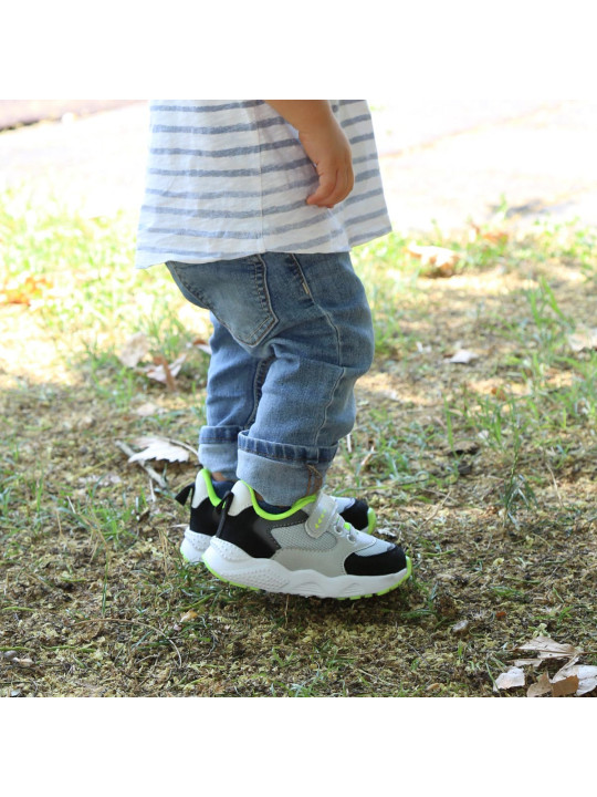 Weiße Shone Sneakers mit grauen Streifen