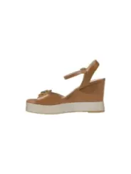 Braune Leder-Sandalen mit goldener Schnalle