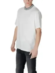 Weißes T-Shirt mit kariertem Kragen
