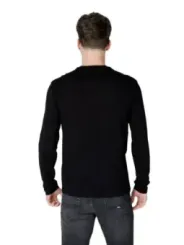 Schwarzes Langarm-Crewneck-Pullover Jeans