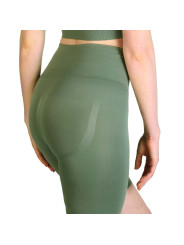 Grüne gerippte High-Waist Leggings zeigen