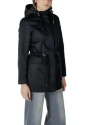 Schwarze wasserdichte Damenjacke mit Kapuze