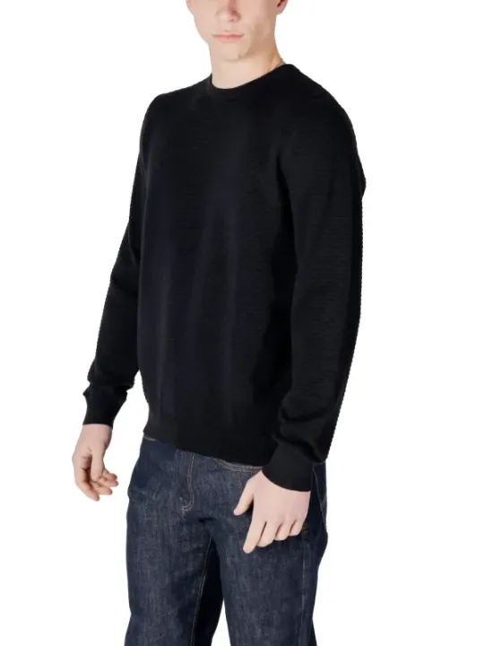 Schwarzes Baumwoll-Langarmshirt, lässiger Stil