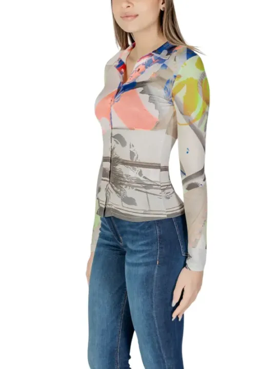 Pastellfarbene Bluse mit abstraktem Design