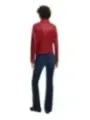 Roter Blazer, Jeans, lässiger Stil