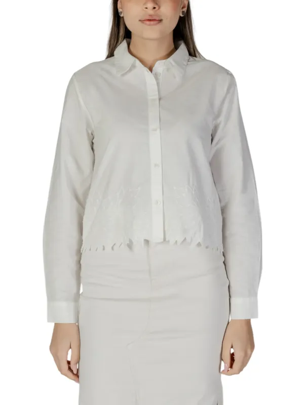 Weiße Bluse mit Fransenärmeln Weiße Bluse mit Fransenärmeln