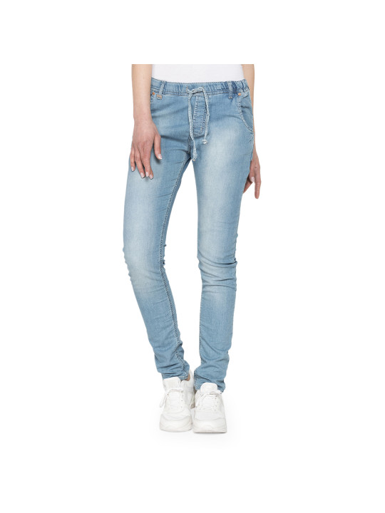 Blaue Slim-Fit Carrera Jeans getragen