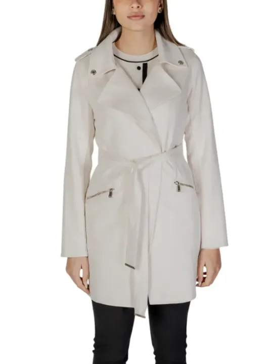 Grauer Trenchcoat mit Gürtel