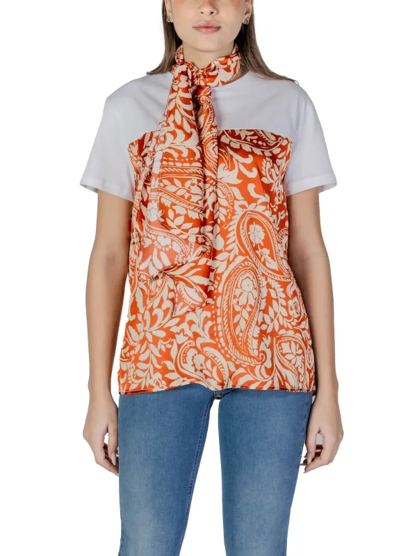 Orangene Seidenbluse mit Bindekragen Orangene Seidenbluse mit Bindekragen