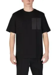 Schwarzes T-Shirt mit Brustpatch