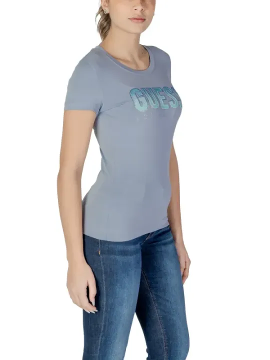 Guess T-Shirt mit Jeans