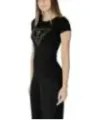Guess Logo T-Shirt schwarzes Damenoberteil