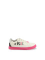 Weiße Sneaker mit pinkfarbener Sohle