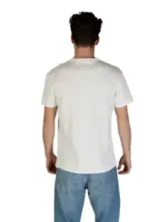 Tommy Hilfiger Jeans und weißes T-Shirt