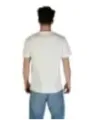 Tommy Hilfiger Jeans und weißes T-Shirt