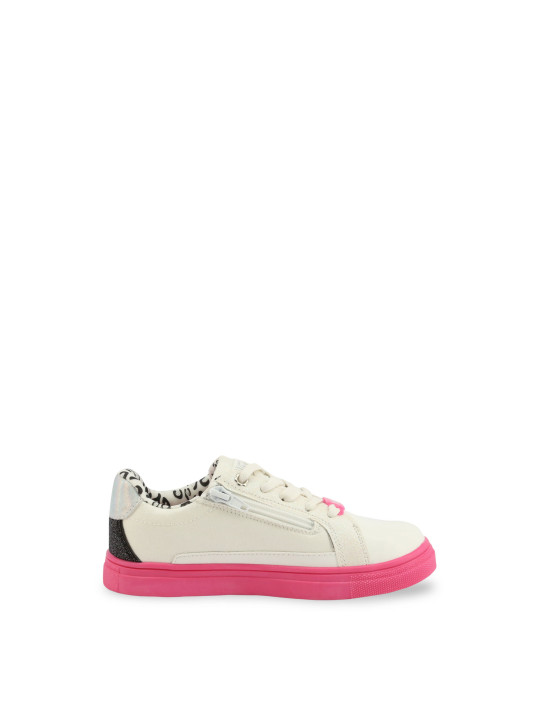 Weiße Sneaker mit pinken Akzenten