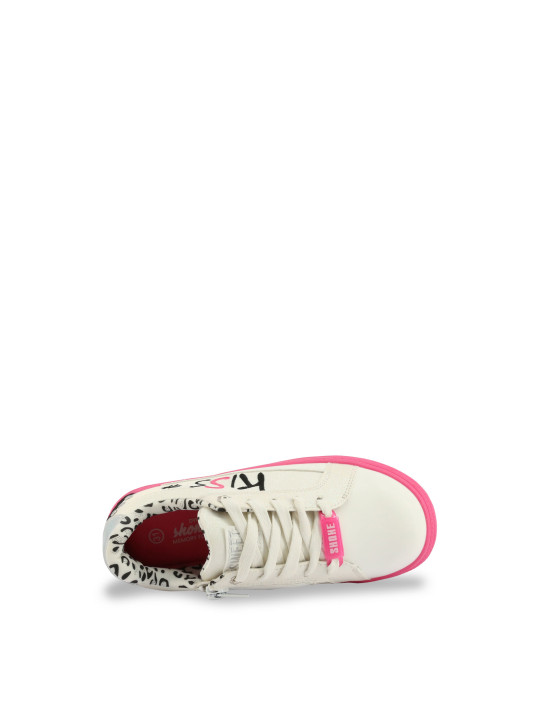 Weißer Sneaker mit pinker Sohle
