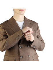 Braunes doppeltes Sakko mit Revers.