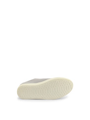 Graue Sneakers mit dicker Gummisohle