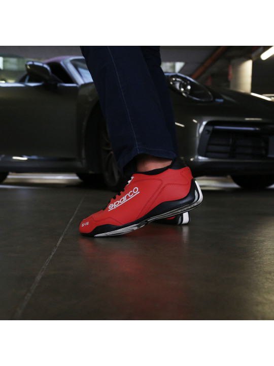 Rote und schwarze Sparco Sneakers