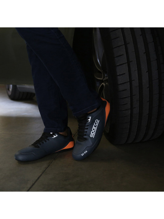 Graue Sparco Rennschuhe mit Orange