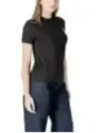 Calvin Klein Damen Slim Fit T-Shirt