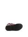 Weiß-schwarze Oxford-Schuhe mit pinken Akzenten