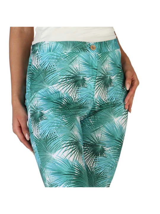 Grüne Shorts mit Palmenmuster